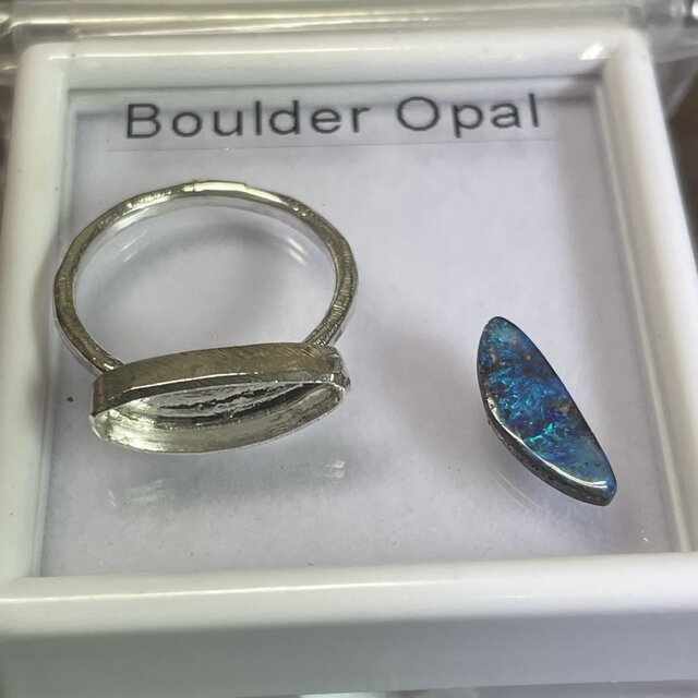 ボルダーオパール 1.701ct グリーンのキラメキ シルバーSV925