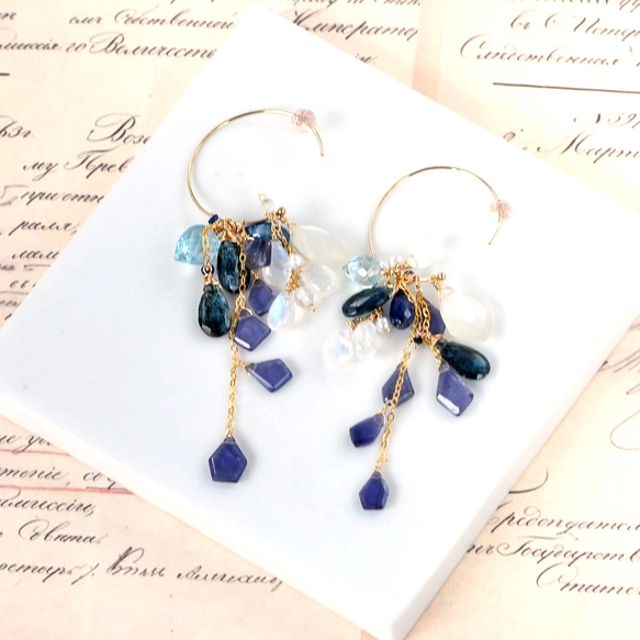 「夜明けの空「アイオライトモスカイヤナイトxホワイトムーンストーンフープピアス14kgf