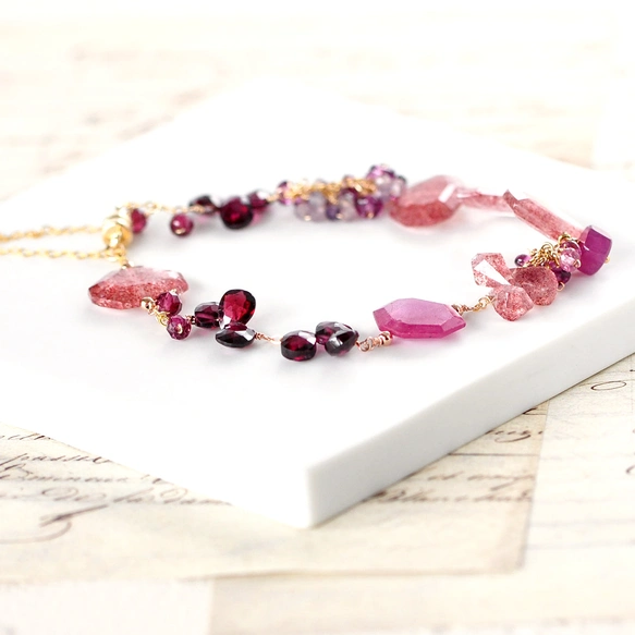 ルビーとスター入りガーネットのブレスレット 恋に人生に成功へ導く・・・贅沢たっぷりスタールビー