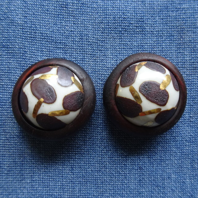 金茶の磁器と紫檀の釦2個セット30mm