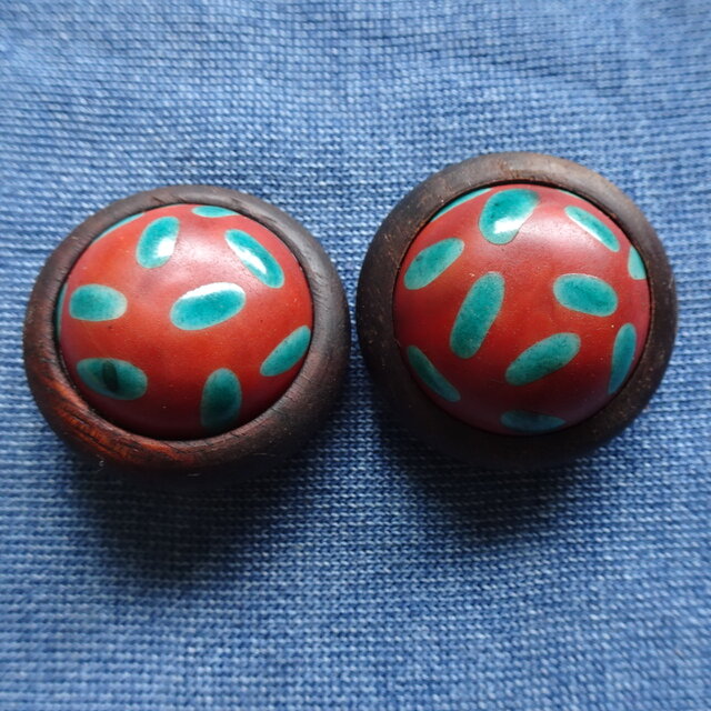 朱×緑の磁器と紫檀の釦2個セット30mm