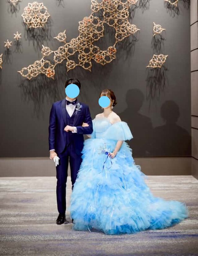 実例写真！カラードレス ブルー グラデーション パフスリーブ リボン 柔らかく重ねたチュールスカート 前撮り