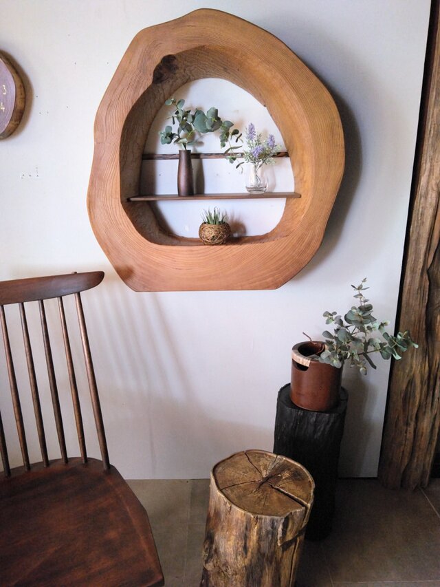 自然木♪輪切りのディスプレイ ラック　〜オープンキャビネット・飾り棚〜壁掛け・置型