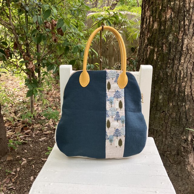 帯リメイク　ボストンバッグ風　銀色地　金　緑色　植物　刺繍 帯リメイク サコッシュ バッグ 鳥と植物デザイン ベージュ
