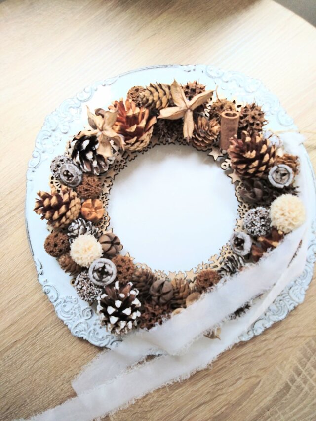 木の実たっぷりリース（大）