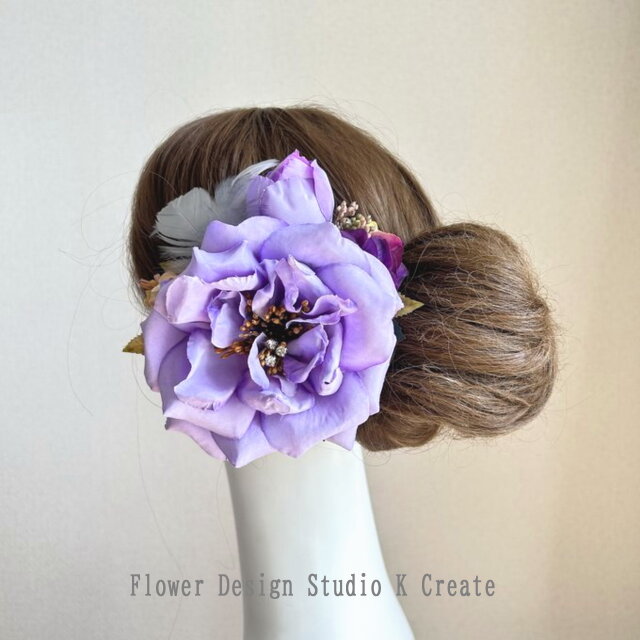 ラベンダー色の大輪の薔薇のヘアクリップ 紫 パープル ラベンダー色