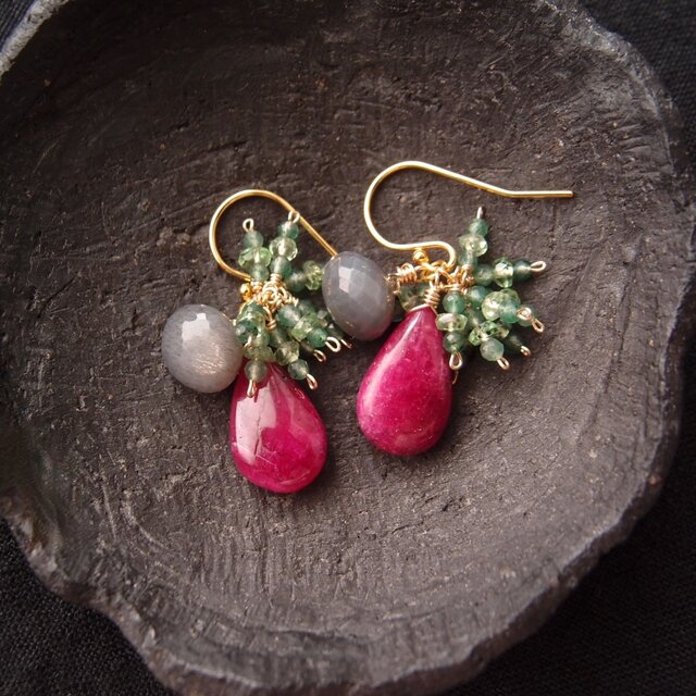 【K14gf】Ruby × Green garnet Earrings／ルビードロップ フリンジピアス