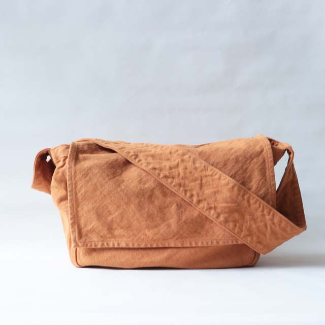 ニュースペーパーバッグM【2025秋冬限定カラー・レンガ】(VC-5M)