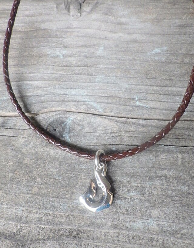 sv925 ☆銀の釣り針☆ シルバー925フィッシュフックの革紐ネックレス