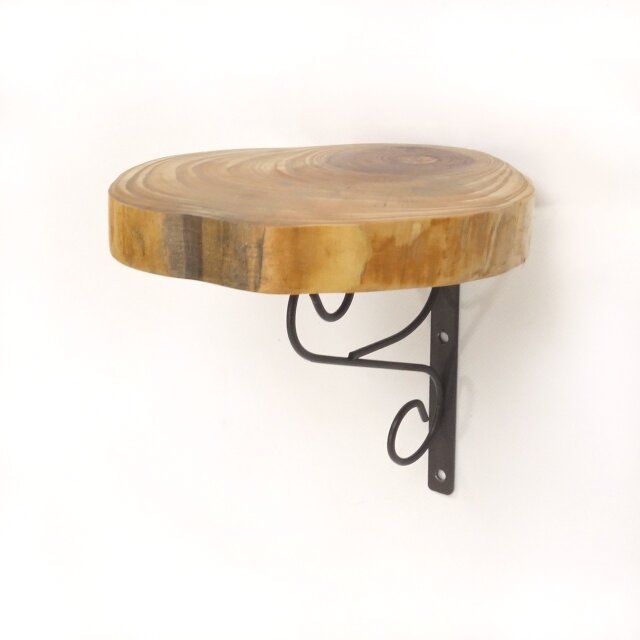 【温泉流木】梨型丸太流木の小さな壁掛けラック飾り棚001 壁掛け棚 ウォールラック 飾り棚