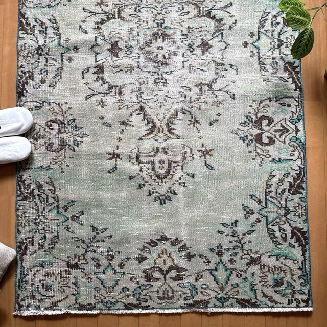 107×194淡いエメラルドグリーン×ブラウン　シャビー　トルコヴィンテージラグ 107×194淡いエメラルドグリーン×ブラウン シャビー トルコ