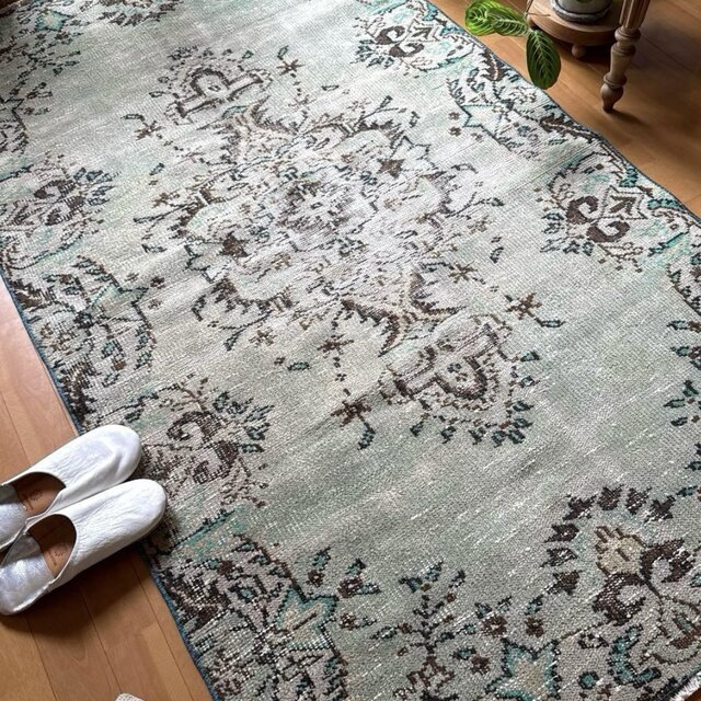 105×200 淡い空色×エメラルドグリーン　メダリオン　トルコヴィンテージラグ 107×194淡いエメラルドグリーン×ブラウン シャビー トルコ