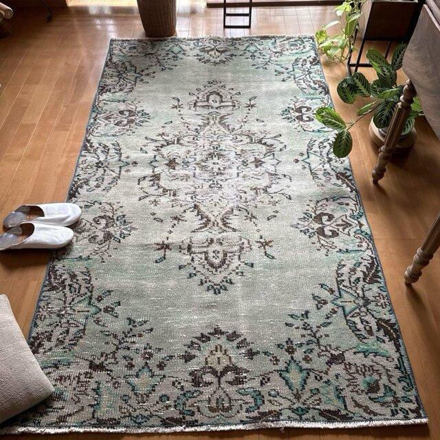 107×194淡いエメラルドグリーン×ブラウン　シャビー　トルコヴィンテージラグ 107×194淡いエメラルドグリーン×ブラウン シャビー トルコ