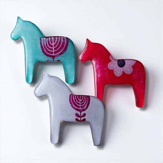 北欧の馬(ダーラヘスト)のブローチ