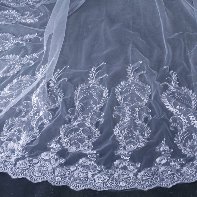 実例写真！ロングベールのみ 魅惑の花レース シアーな美しさ 華やかな  