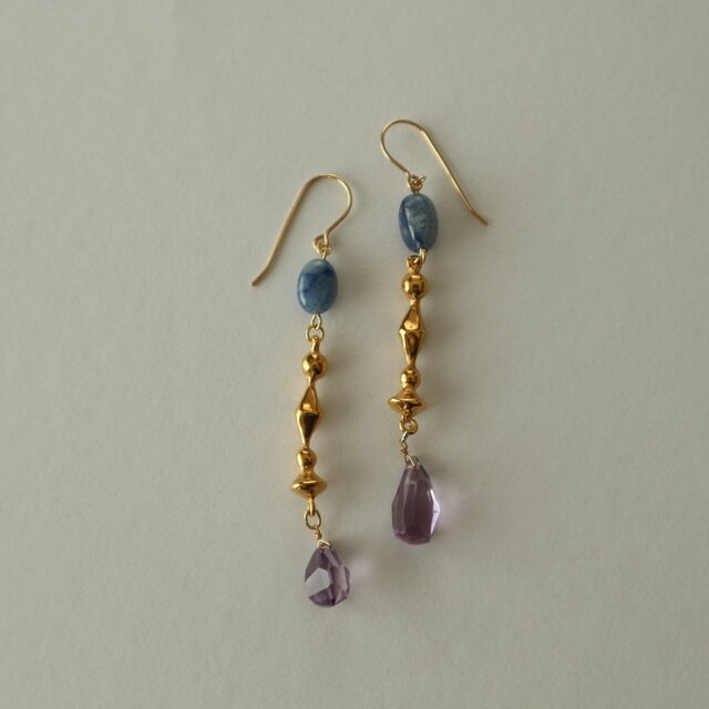 すみれ色の宝石揺れる午後＜ピアス（イヤリング）＞