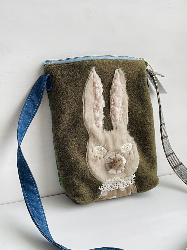 ボアうさぎのショルダーバッグ