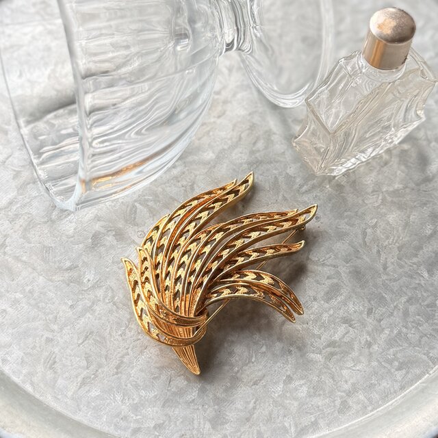 SCM45-【 MONET 】モネ・ヴィンテージブローチ 1970〜80s Leaf Modernist Brooch