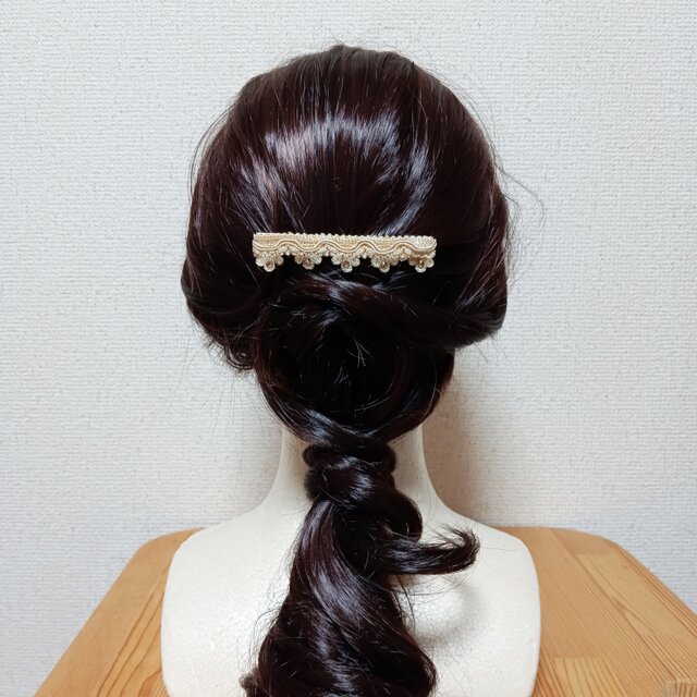 ライトベージュ　スワロフスキー　ヘアクリップ[B]