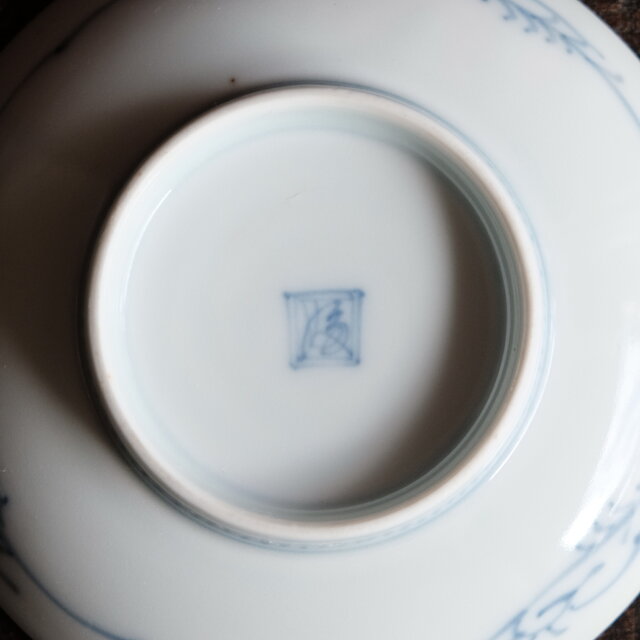 アート性を感じる絵付け◇伊万里 染付中皿 骨董・antiques 器 丁寧な
