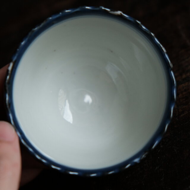 江戸末期　伊万里　染付　片口　酒器　骨董品　アンティーク ギザギザの縁◇青で素敵 伊万里 花文染付猪口 向付 骨董・antiques 古