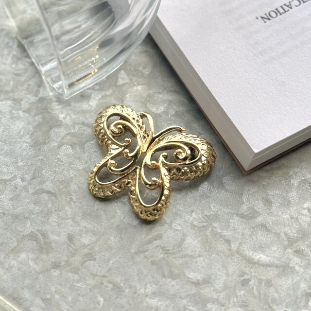 SC146-ヴィンテージブローチ U.S.A. 1970s Gold Tone Butterfly Openwork