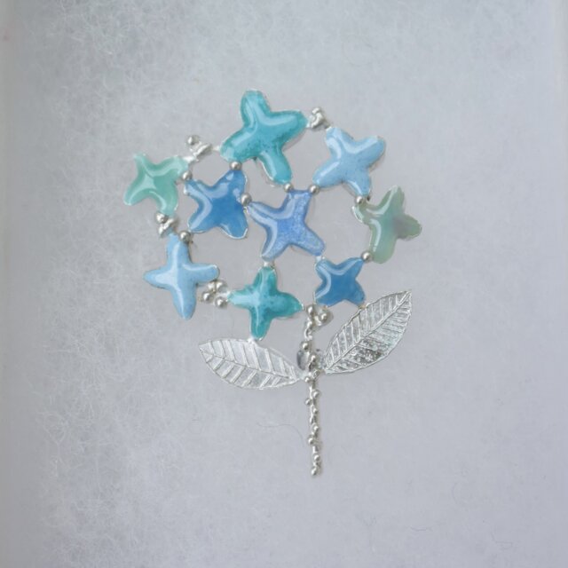 ボタニカルブローチ　あじさい