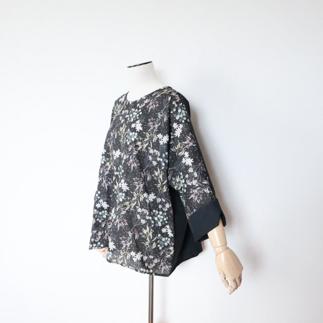 リバティ　ドッティ・ミモスのゆったりブラウス　