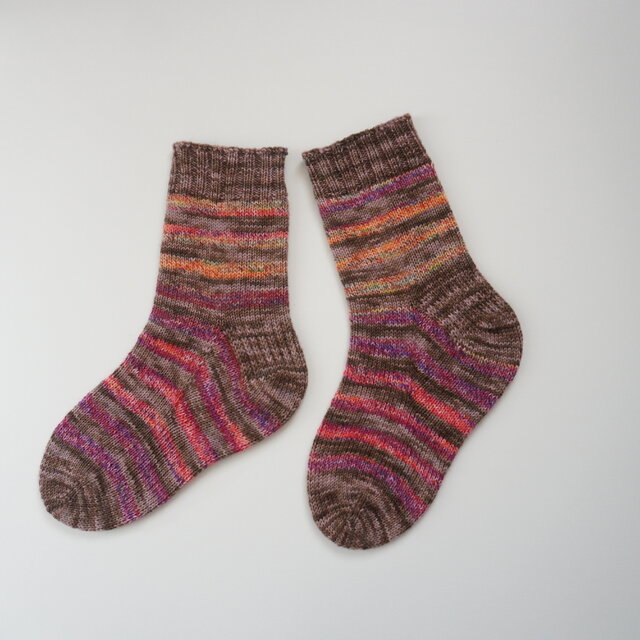 手編みの靴下　「ベリーショコラ」