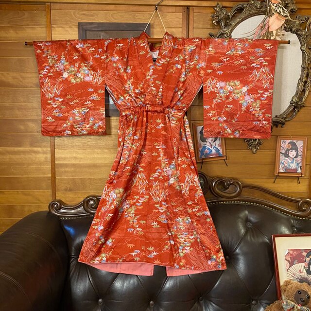 着物リメイク ワンピース｜洗える化繊素材＆帯ベルト 艶やかな朱赤に