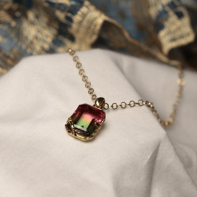 【受注生産】ペンダント「Brass×カットガラス」グリーン×ピンク