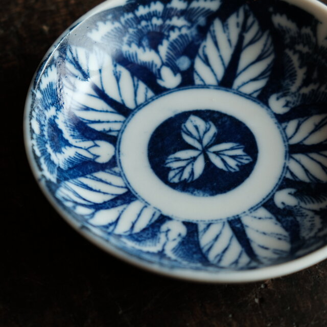 花とリーフ◇時代物 花文印判小皿 骨董・antiques 古道具 丁寧な暮らし