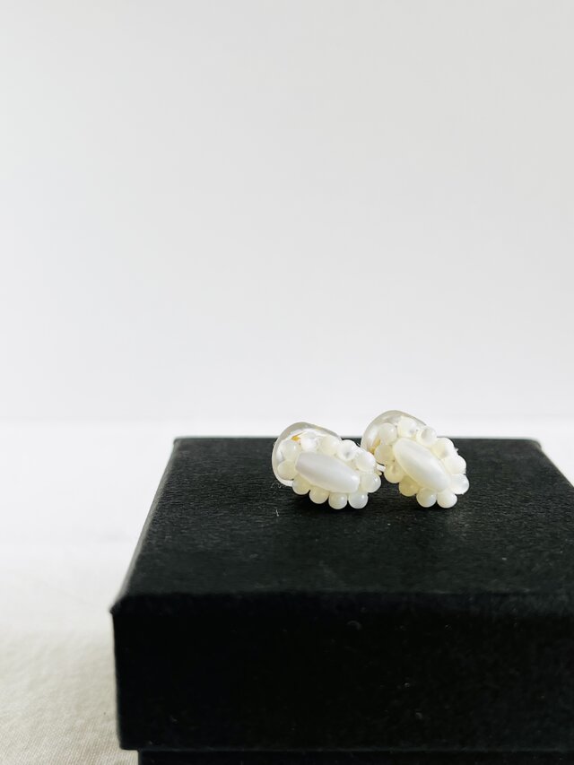 【マザーオブパール×粒々マザーオブパール】イヤリング