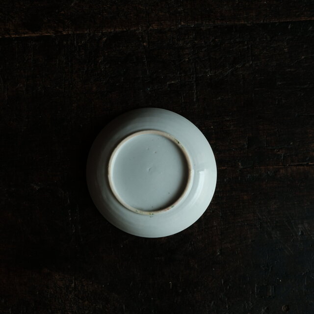 花と扇子◇カラフルな色合い。時代物 赤絵印判小皿 antiques 骨董器