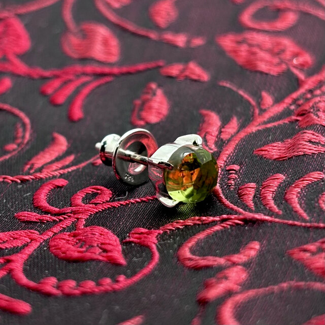 セカンドピアス　ペリドット 楽天市場】ペリドット セカンドピアス 日本製 4mm 純チタン 太軸