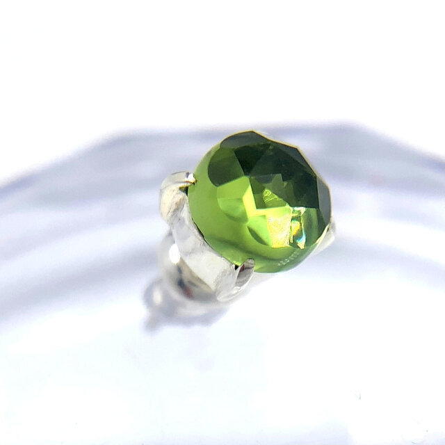 セカンドピアス　ペリドット 楽天市場】ペリドット セカンドピアス 日本製 4mm 純チタン 太軸