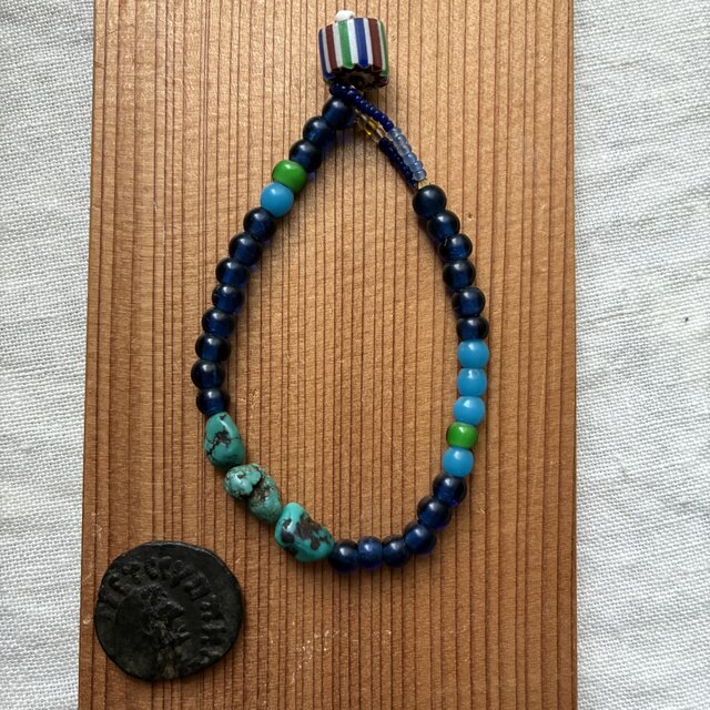 ＊古のブレス。＠アジア渡りの古いビーズ＋ボヘミアのビーズ＋ターコイズナゲットビーズ＋ベネチアのシェブロンビーズなど