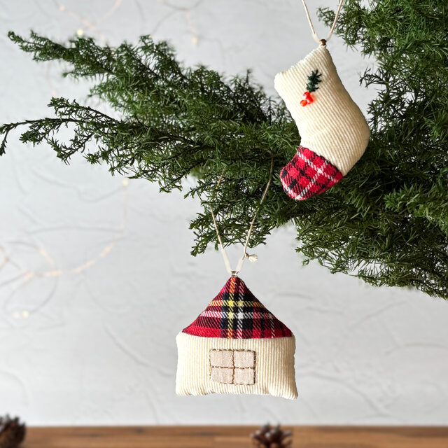 【どちらにする？】おうちとくつしたのクリスマスオーナメント
