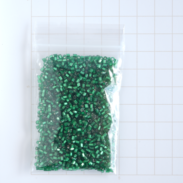 (18g)  ヴィンテージベネチアン 2mm 竹ビーズ　グリーン