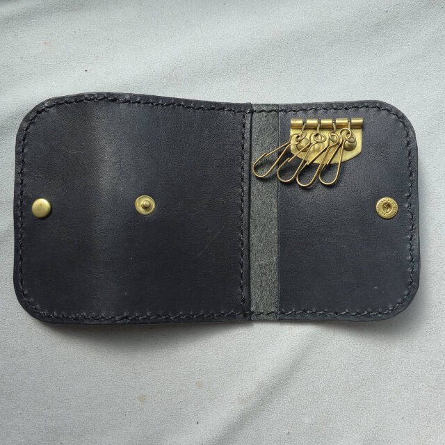 栃木レザーのキーコインケース スリーピングビューティターコイズ  