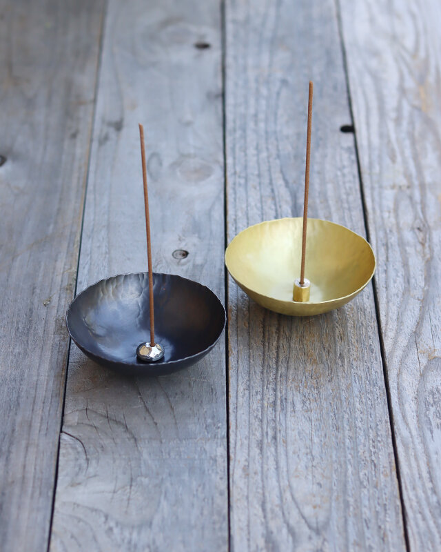 ころりとしたお香立て [ 錫銀香鉢 ] | iichi 日々の暮らしを心地よく