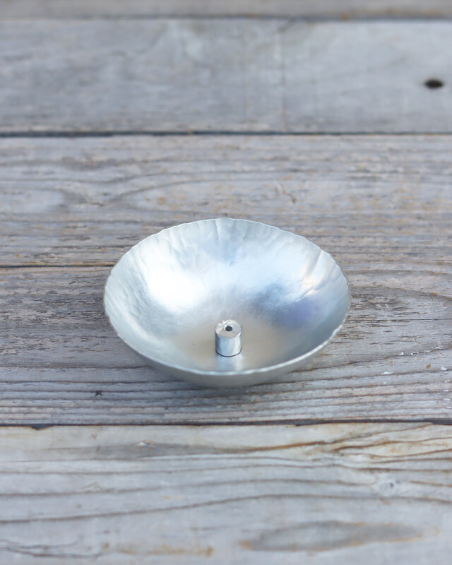 ころりとしたお香立て [ 錫銀香鉢 ] | iichi 日々の暮らしを心地よく