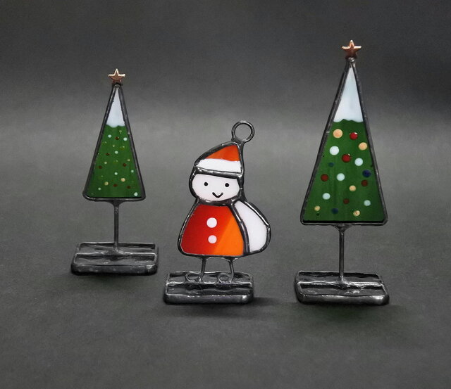 ステンドグラス風クリスマス置物 サンタ くんとツリーのミニオブジェ 置物 ステンドグラス クリスマス X