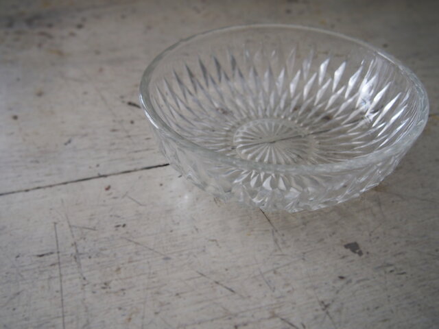 昭和レトロガラス ダイヤカット紋様ガラス鉢 一客 | iichi 日々の