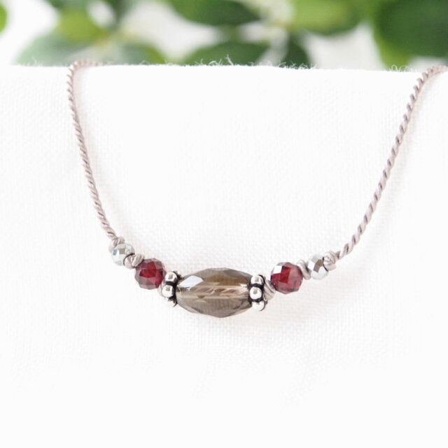 Rice Short Necklace（スモーキークォーツ×ガーネット）