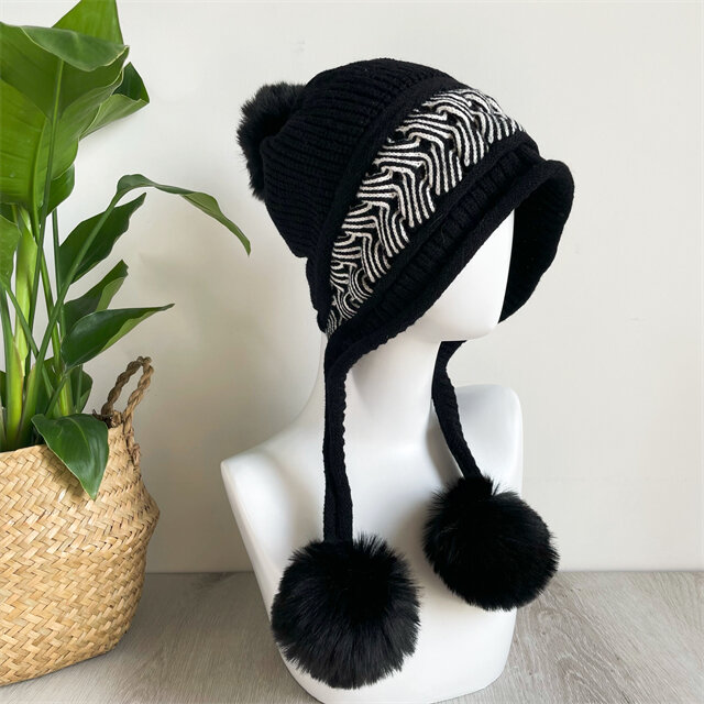 編み物 防寒 秋冬 耳当て付きニット帽子 ポンポン付き