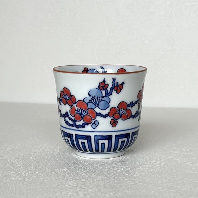 梅柄ぐい呑・縦縞地紋