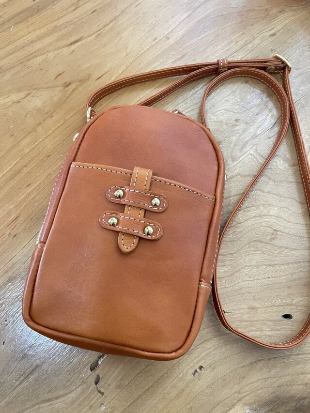 縦型ショルダーバッグ　キャメル