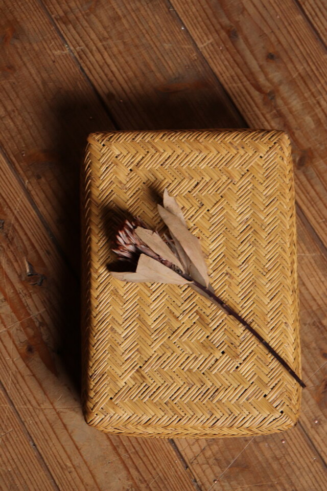 №082　行李　ちょうどよいサイズ　収納　古道具　小物入れ　