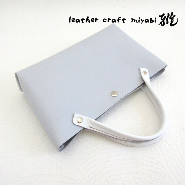 SALE開始～   小さくても収納抜群♪《牛革》三角マチのレクタングル☆ミニトート・グレー・シボ・0637